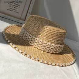 Szerokie brzegowe czapki wiadra czapki 2021 Pearl Dekoracja Raffia Sun Hat for Women Flat Top Jazz Fedoras Panama Summer Słaska kapelusz krótki niebieski pasek na plaży prezenty L240322