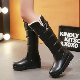 Buty 2021 Zimowe kobiety buty ciepłe pluszowe buty Sonw Platforma płaska obcasowe kolanowe buty Wysu na kobiecym butach czarny biały czerwony