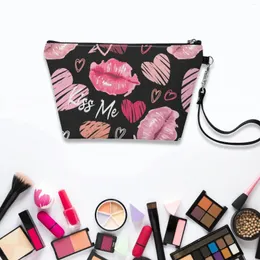 Cosmetic Bags Sexy Lips Mini Faux Leather Bag For Women Portable Removable Handle Zipper Makeup Organizer Lady Travel