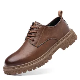 Skor mäns retro affärer casual läderskor kohudeplattform stora huvudplattform skor bildar män brittisk stil låg arbetssko hane