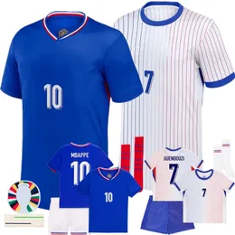 Jogador Jersey de futebol francês 2024 Benzema Giroud Mbappe Griezmann Saliba Pavard Konate Maillot de Foot Equipe Home Away Kit