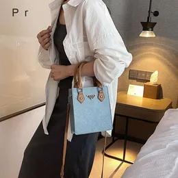 Marsupi firmati Trendy Lingge Style Spalla singola Diagonal Straddle Borsa da donna Denim Handheld Square Summer Fashion Contrast Color Qin Score Bag