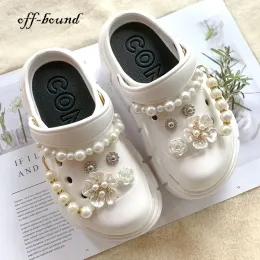 Pompa Trend di moda Summer Women Scarpe Scarpe da giardino Sandali Catena Pearl Chanms Sweet Sandals Piattaforma Slifori Casual Scarpe per femmina