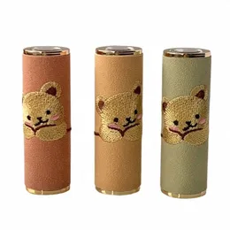 Großhandel Lippenstift Ctainer Lippenstift Tube Little Bear Stickerei Bounces Lippenstift Tube Leere Lippenbalsam Ctainer Makeup Tools 37jo #