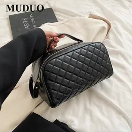 MUDUO Hochwertige Grid-Make-up-Tasche aus Leder, Kosmetiktasche für Damen, große Reise-Aufbewahrungstasche, Doppelreißverschluss, schwarze Kulturbeutel, Designer-Tasche 240314