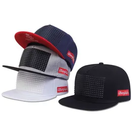 Ball Caps Hip Hop Mens Baseball Hat Unisex Buckle Hat Rock Fashion Wild Cotton Hat Sezonowy Universal Outdoor Sun Hat J240325