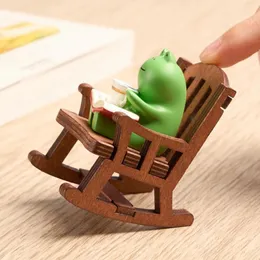 Decorative Figurines 2PC Frog Rocker Chair Cute Japanese Healing Small Decoration Office Desktop Car Center Control