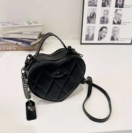 Lüks kadın omuz çantaları moda el çantası aşk çantası klasik marka totes hobo crossbody waneswallet vagrant kapasitesi üst düzey her türlü moda