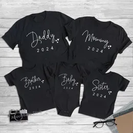 Pappa mamma bror syster baby familj matchande skjortor bomull fader mamma barn tees topps roliga familj look outfits 240318