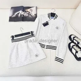 Abito da donna a due pezzi di lusso 24ss inizio primavera nuova decorazione con filo di giunzione giacca da baseball gonna a trapezio set casual per donna