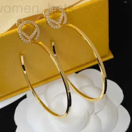 Dangle Chandelier Designer Womens Designer Earrings Earrings Ear Stud Crystal Women Elegantemperamie Simple Ladies Wedding Party Jewelry Gift Accessoriesov4x