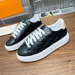 Lässige Schuhe Frauen Designerschuhe Reisen Leder Schnüre-up Sneaker Fashion Lady Flat Running Trainer Briefe Frau Schuh Plattform Männer Turnschuhe Größe 34-42-45 3.20 06