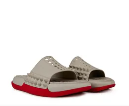 Summer Cool Beach Designer Slide Shoes Take It Easy Buges Sandal Leather with Spikes Men Pop Pop Flats Beach Fleip Flip Flip Flip Out في EU38-45 ، مربع