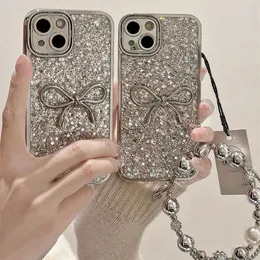 حالات الهاتف الخلوي مع سوار الطلاء الفاخر 3D Bowk Glitter Sequin Phone Case for iPhone 15 14 13 Pro 12 11 Epoxy Silver Lens Cover H240326