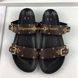 Bom Dia Flat Mule Genuine Leather Sandal Slipper Womans Flat Men 슬라이드 고급 디자이너 슬라이더 Sandale 캐주얼 신발 여름 해변 검투사 노새 Hasp