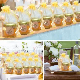 Gläser 60 PACK 1,5 Unzen Mini-Honiggläser aus Glas, kleine sechseckige Honiggläser mit Holzschöpflöffel, Golddeckel, Bienenanhänger, Gold-Geschenktüten
