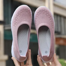 Sıradan Ayakkabı 2024 Bahar Kadınlar Hafif Ayakkabı Anne Kumaşı En rahat büyük boyutlu moda