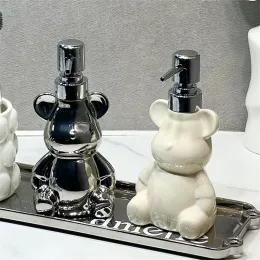 Dispensers Whyou Creative Ceramic Bear Liquid Soap Dispensers Body Wish Shampoo Emulsion Bottle Latex Badrumstillbehör Set Wedding Present