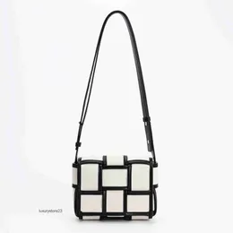 Mode 2023 Venata Cowhide Shoulder Bag Small Bags Designer Oblique Botteega Lady Cassette Square Black One White Woven Straddle Canvas Women W42Z9143