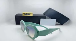 2022 Sonnenbrille für Männer und Frauen 002 Sommerstil Antiultraviolet 17WF Retro Square Plate Vollrahmen Mode Brille zufällig B3012540