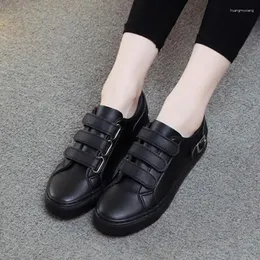 Повседневная женская обувь черного цвета из искусственной кожи на плоской подошве, женская обувь на платформе с крючками, женская весенняя вулканизированная обувь для женщин, Zapatos Mujer E835