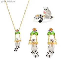 Orecchini collana graziosa cravatta per lemur anello di anello di gioielli da donna set di moda animale ename glassa accessori per le orecchie femminile l240323