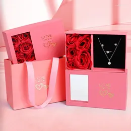 Biżuteria torebki tkanina kwiatowe papierowe pudełka prezentowe wieczne urodziny walentynki naszyjnik romantyczny wystawa opakowań