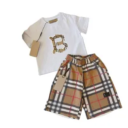 Designer baby barn tshirts shorts uppsättningar småbarn pojkar flickor kläder set kläder sommar vit svart lyx trackdräkt ungdomssportuit r03