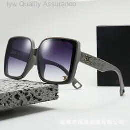 디자이너 Celinr Sunglasses 2024 New Womens Fashion Sunglasses Korean Edition 큰 프레임 선글라스 작은 향기 선 보호 안경 패치 디테일 큰 PL