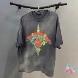 T-shirty męskie czarne umyte stare dziury Saint Michael T-shirty Wysokiej jakości bawełniane anime druk Druk na ramię krótkie suto Summer Mężczyźni Tshirty J240325
