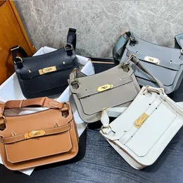 Tasarımcı Omuz Çantası Kadın Moda Crossbody Çanta Yenilik Tarzı Koltuk Çantası Çingene Deri Deri Lüks Çantalar En Kalite Çantası