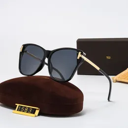 Designer Tom Ford Classic SolglasSes_ Designer Eyewear för män och kvinnor idealiska för utomhusstrandaktiviteter från