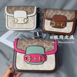 Przechowuj hurtowe torby designerskie torba na ramię tofu Mała kwadratowa torba 2024 Nowa moda wszechstronna wysokiej jakości crossbody ramię na żywo transmis