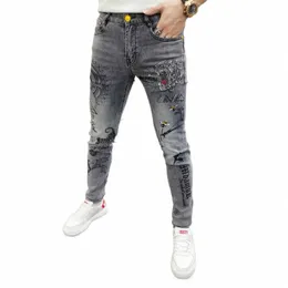 nuova primavera inverno designer di alta qualità hot drill pantaloni da uomo di marca economici abbigliamento di lusso cowboy denim spazzolato jeans slim maschili M2No #