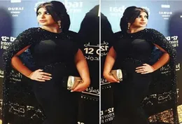 Siyah Akşam Ünlü Elbiseler Nancy Ajram 2016 Bling Dantel Cape Orta Doğu Kırmızı Halı Elbiseleri Vestidos de Formatura2029815