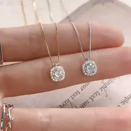 Pendant Necklaces Square Zircon Necklace Womens Fashion High-End Light Luxury Simple Temperament Clavicle Chain Jewelry To Send a Friend Gift2023C24326