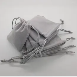 Confezione regalo 1000 pezzi Sacchetti di velluto grigio Sacchetti con coulisse per gioielli 10x13 11x14 cm Perline Cosmetici Contenitore per caramelle nuziali Imballaggio di stoccaggio