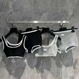 La tuta del marchio di lusso MIU Sportswear ha ricamato il designer di tubi da sudore per bikini abito da yoga da yoga shoga estate pantaloni da yoga set da due pezzi