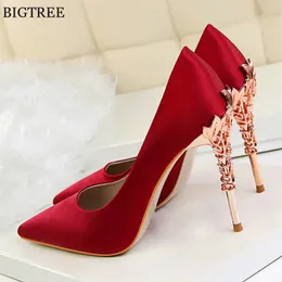 Elegant Metal Carved Heel Women Pumps Solid Silk Pointed Toe Shallow Fashion High Heels 10cm Female Wedding Dress Shoes 240321