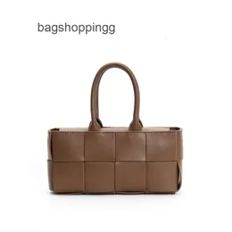 Kapazität Umhängetasche Neue Bottegs Commuter Venets Große Designer One Handheld Bag Woven Arco Fashion Totes Taschen Tote Schulter 2024 Beliebte Damen QFEC