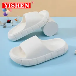 Yishen 슬리퍼 어린이 에바 샤워 욕실 어린이 신발 신발 소년 샌들 소프트가 아닌 귀여운 슬리퍼 zapatillas de casa 240311