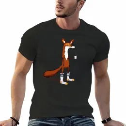 Fox in Tube Socks - Picie kawy T -shirt anime koszule graficzne koszulki Słodkie ubrania męskie duże i wysokie koszule W4H1#