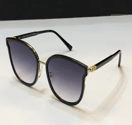 819 Popularne okulary przeciwsłoneczne dla kobiet Square Square Summer Style Pełna ramka Ochrona Ochrony UV mieszana z pakietem 3012286