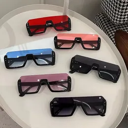 NYA ONE BODY TYPE Solglasögon för kvinnors dekoration Ris Nagel Halva ram Solglasögon Utomhus mode Kvinnors glasögon UV400 GAFAS DE SOL 240326