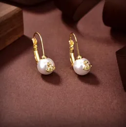 Vogue Simple Lady Pearl Diamonds Earrings Stud Western Queen Planet Star Aura عالية الجودة للمجوهرات الفاخرة نساء زحل في حلق الهدايا المجوهرات ER013