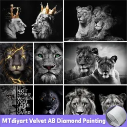 CUSCIO NUOVA ARTE NERA BIANCA FULL TROPINO 5D DIY Diamond Painting Lion con ricamo a mosaico a corona a mosaico Croce Punta Mosaica Regalo