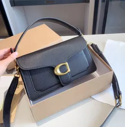 Tasarımcı Çanta Crossbody Bag Omuz Çantası Lüks Elde Deri Deri Clamshell Çanta Düz Baskı Çanta Yüksek Kaliteli Kare Taşıma Şık Kabartmalı Kadın Çanta Siyah ve Beyaz