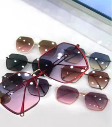 Tasarımcı Güneş Gözlüğü Kadın Moda Yuvarlak Çerçeve Glasse Gold Metal Gözlük Temiz Lensler Güneş Gözlükleri Occhiali Lentes Lunette de Soleil2645984