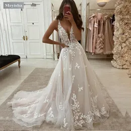 ZJ6040 requintado vestido de noiva sem mangas plus size decote em V tule linha A vestidos de noiva leve aplique champanhe