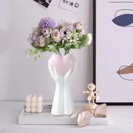 VASES NORDIC HAND HOLDING HEART CERAMIC VASE VASE CREATION PLANTIOL LIVING ROOM OFFICE DESKTOP HOME DECORのための植木鉢手工芸